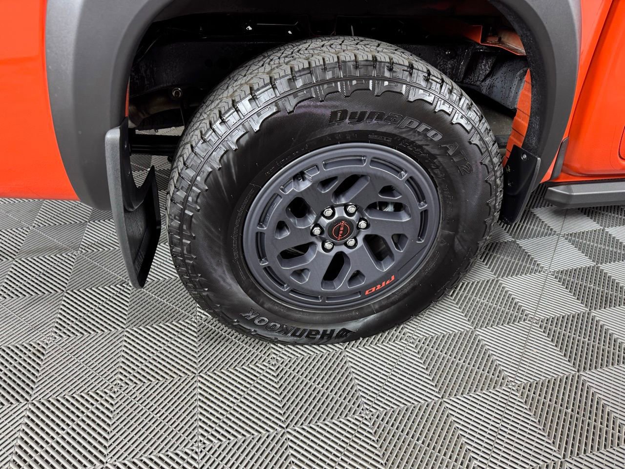 Used 2025 Nissan Frontier PRO-4X w/ Pro Convenience Package image 32