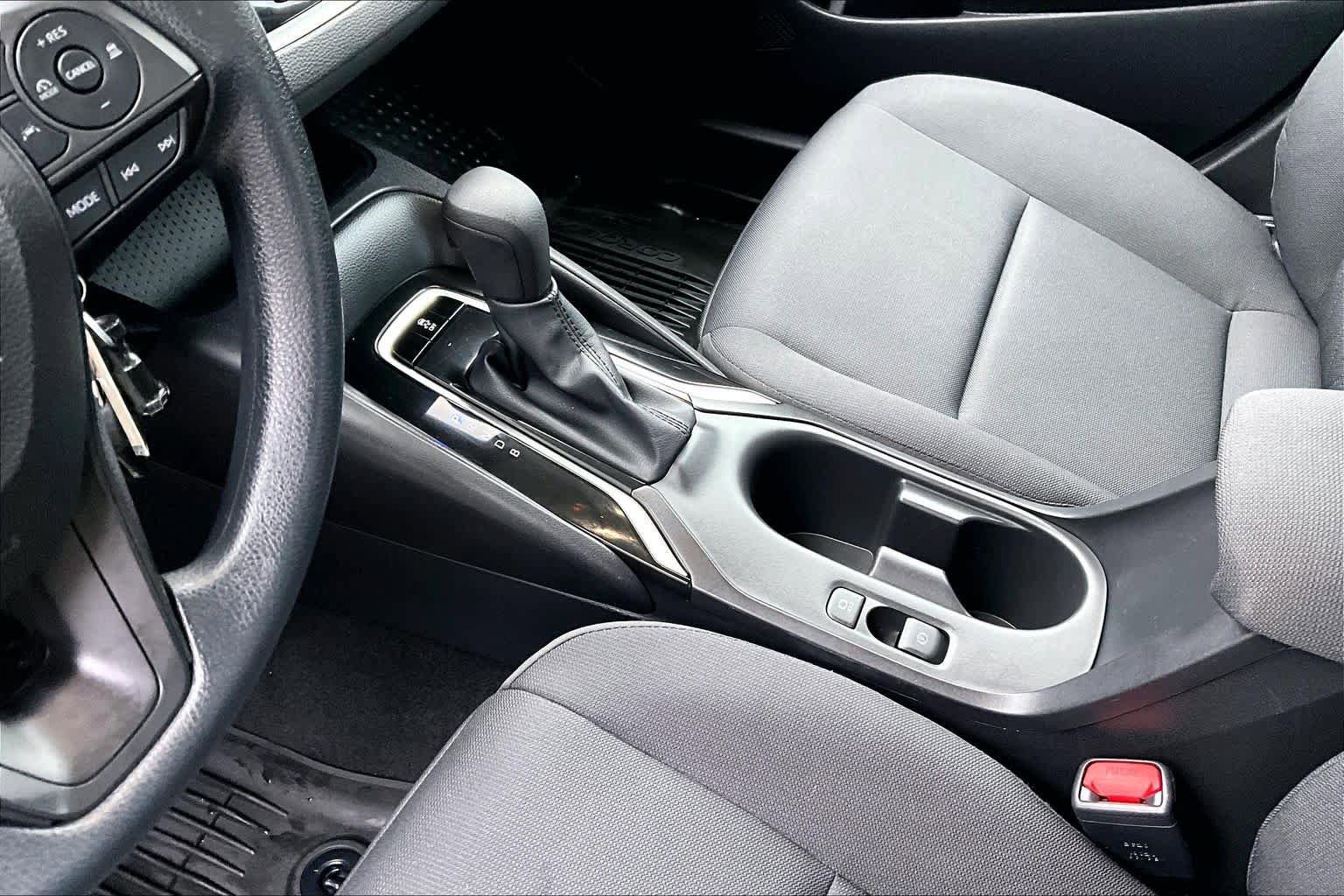 Certified 2025 Toyota Corolla LE FWD image 15
