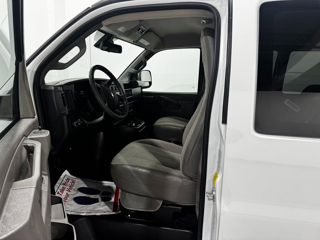 Used 2023 Chevrolet Express 3500 LT w/ LT Preferred Equipment Group RWD image 11