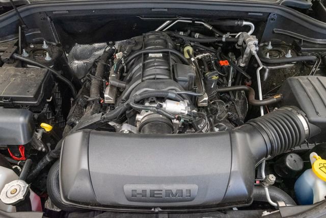 Used 2025 Dodge Durango R/T AWD/4WD image 3