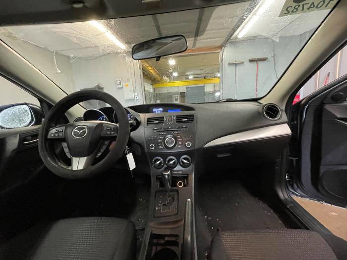Used 2012 MAZDA MAZDA3 i Touring FWD image 31