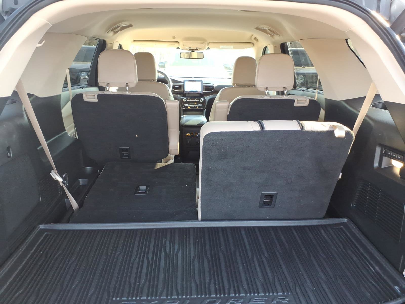 Used 2022 Ford Explorer Limited w/ Equipment Group 301A image 7