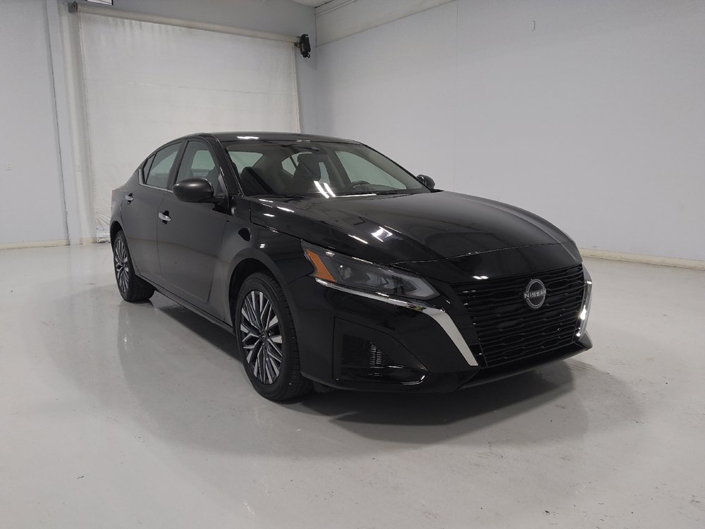 Used 2025 Nissan Altima 2.5 SV AWD/4WD image 13