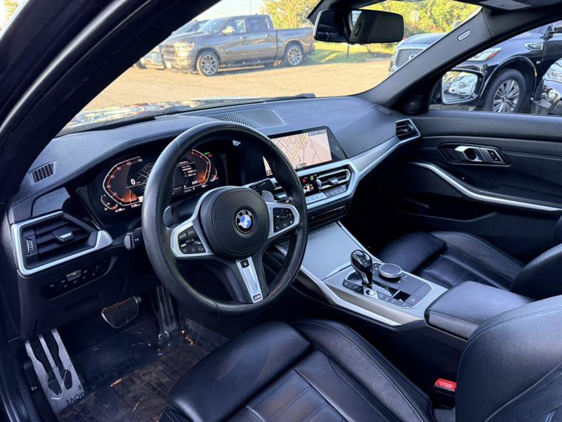 Used 2019 BMW 330i xDrive Sedan w/ M Sport Package AWD/4WD image 28