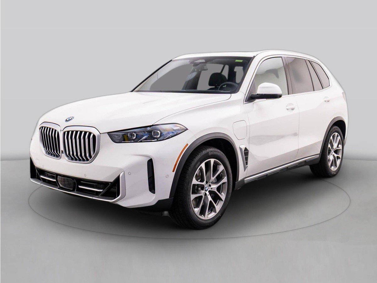 New 2026 BMW X5 xDrive50e w/ M Sport Package AWD/4WD image 1