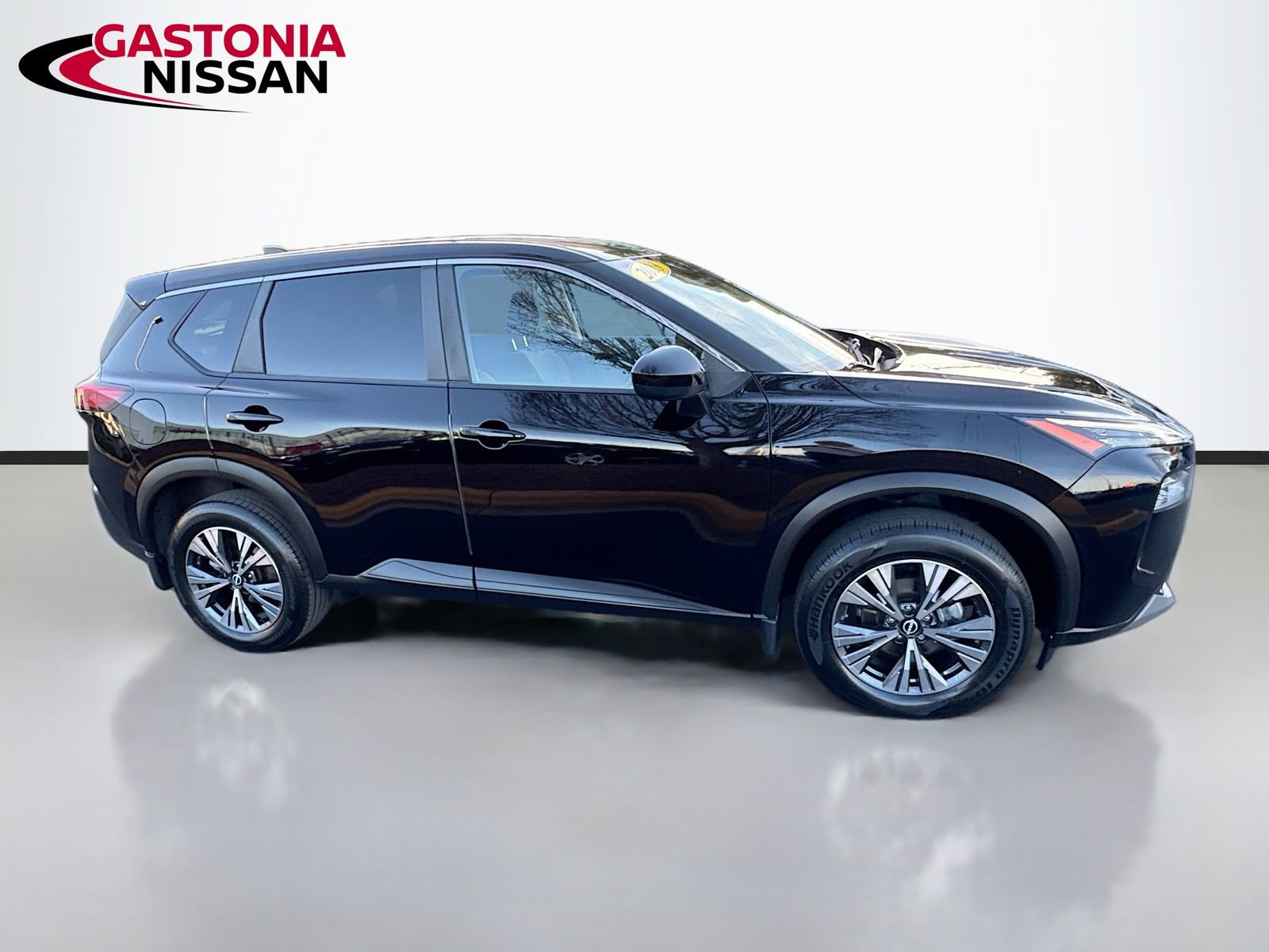 Used 2023 Nissan Rogue SV image 10