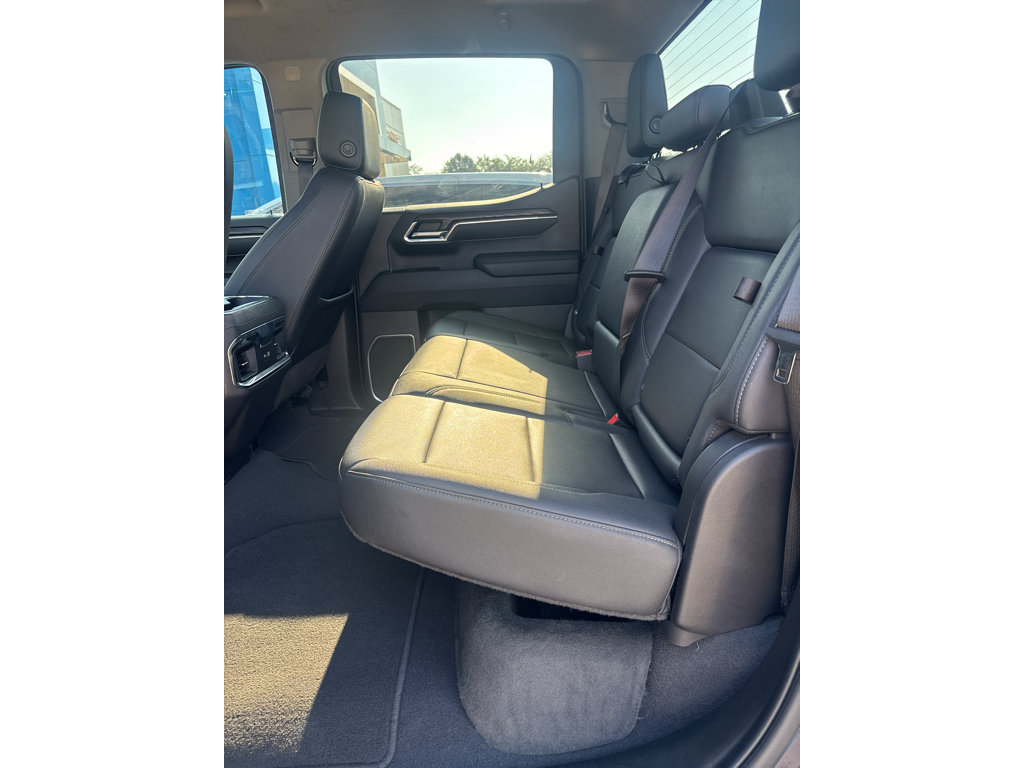 Used 2023 GMC Sierra 1500 SLT w/ SLT Premium Package AWD/4WD image 16