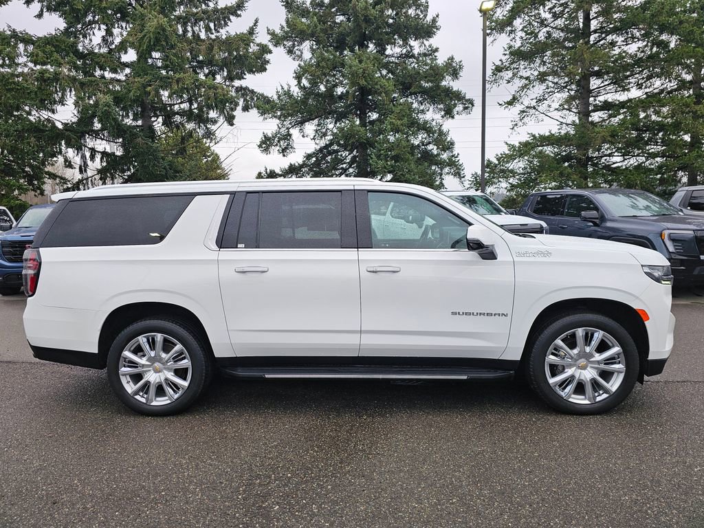 Used 2022 Chevrolet Suburban High Country image 6