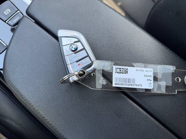 Used 2019 BMW 530e xDrive AWD/4WD image 32