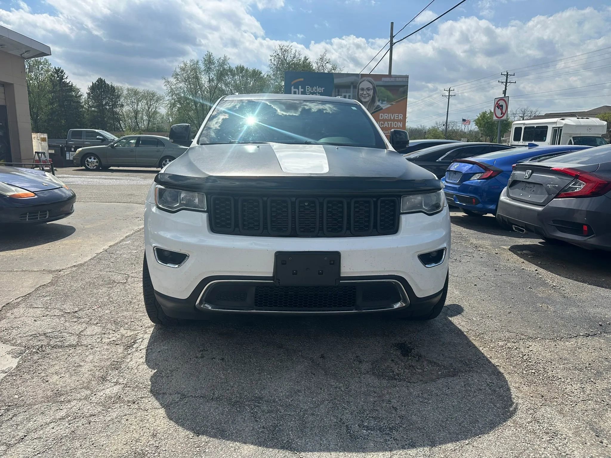 Used 2017 Jeep Grand Cherokee Limited image 10