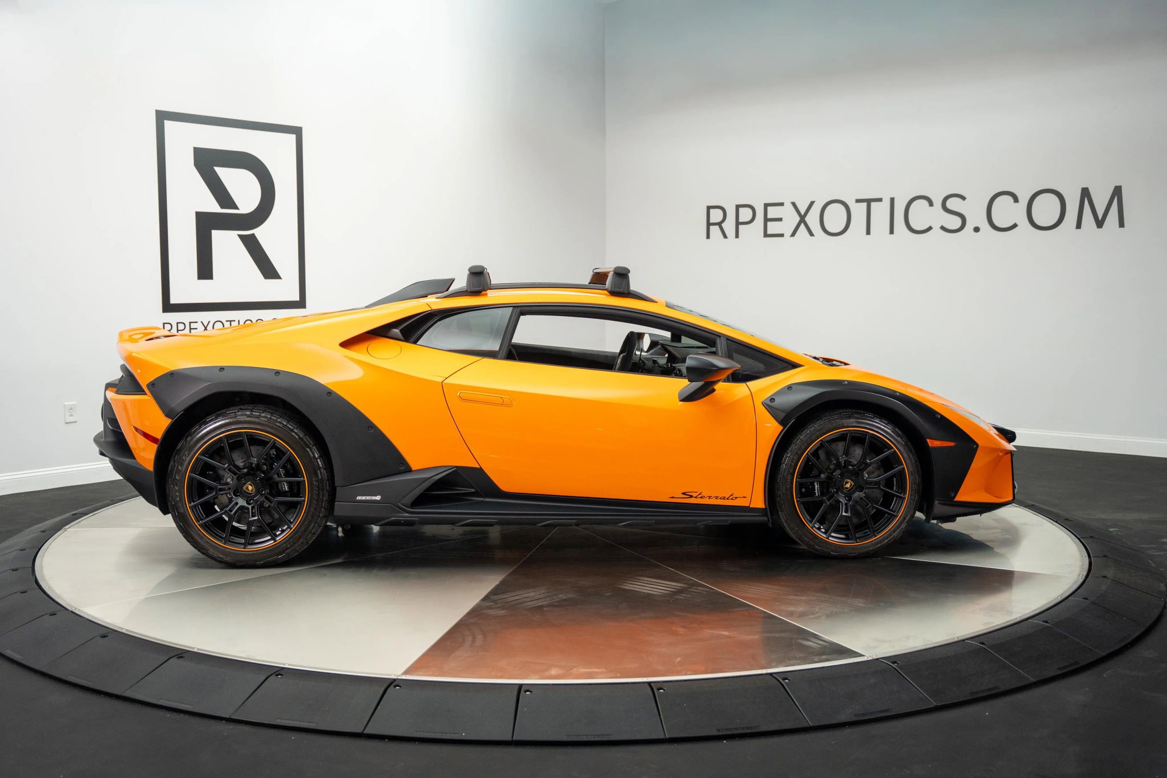 Used 2023 Lamborghini Huracan Sterrato image 10
