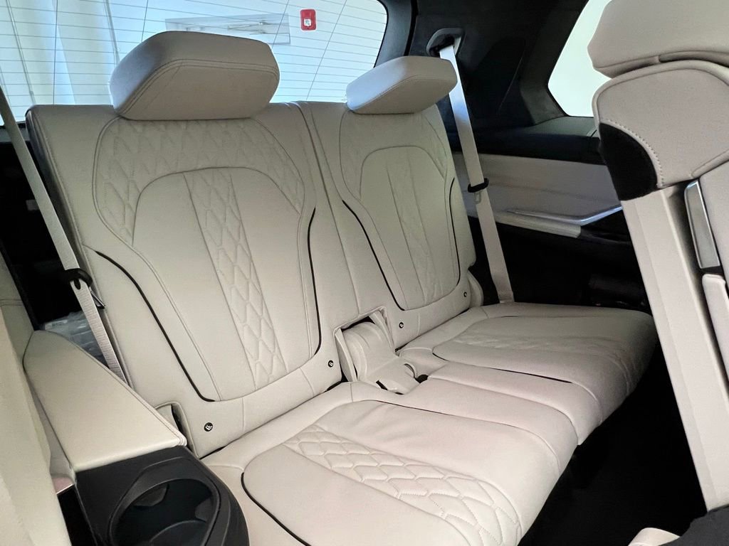 New 2026 BMW X7 xDrive40i image 9