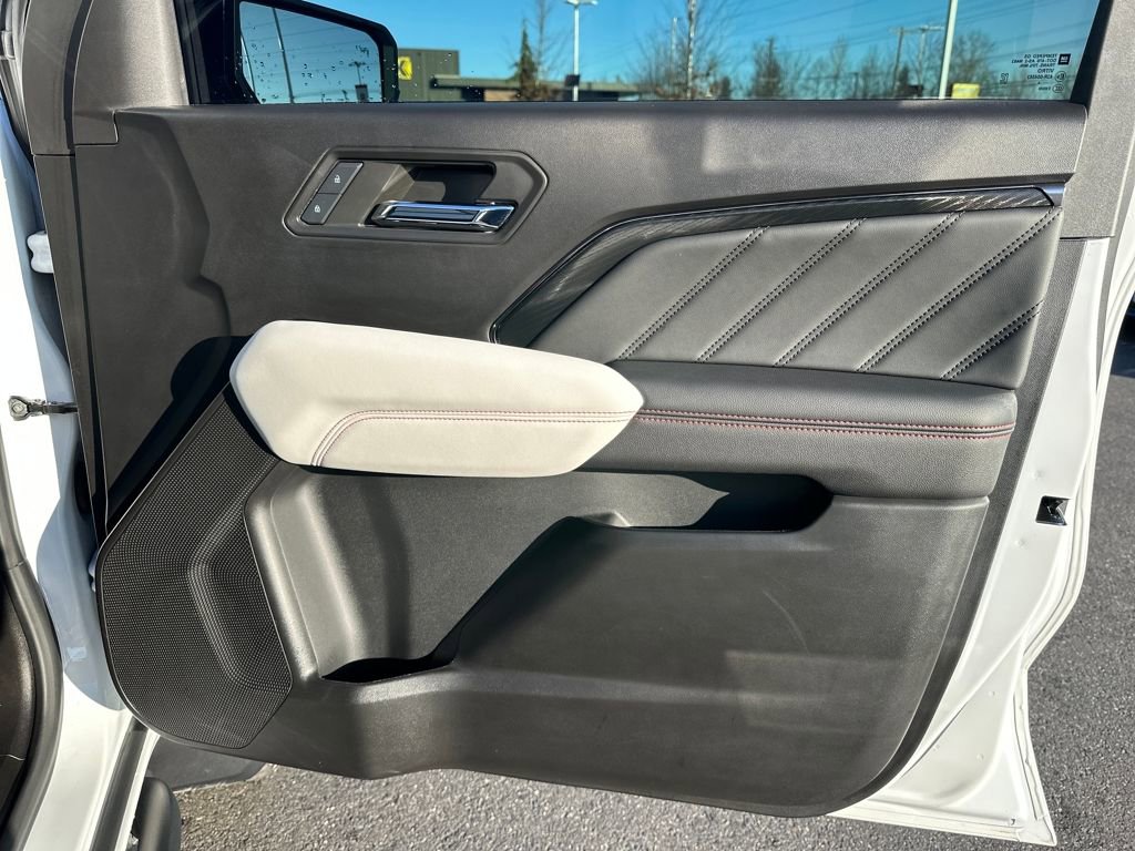 Used 2024 GMC Canyon AT4X image 16