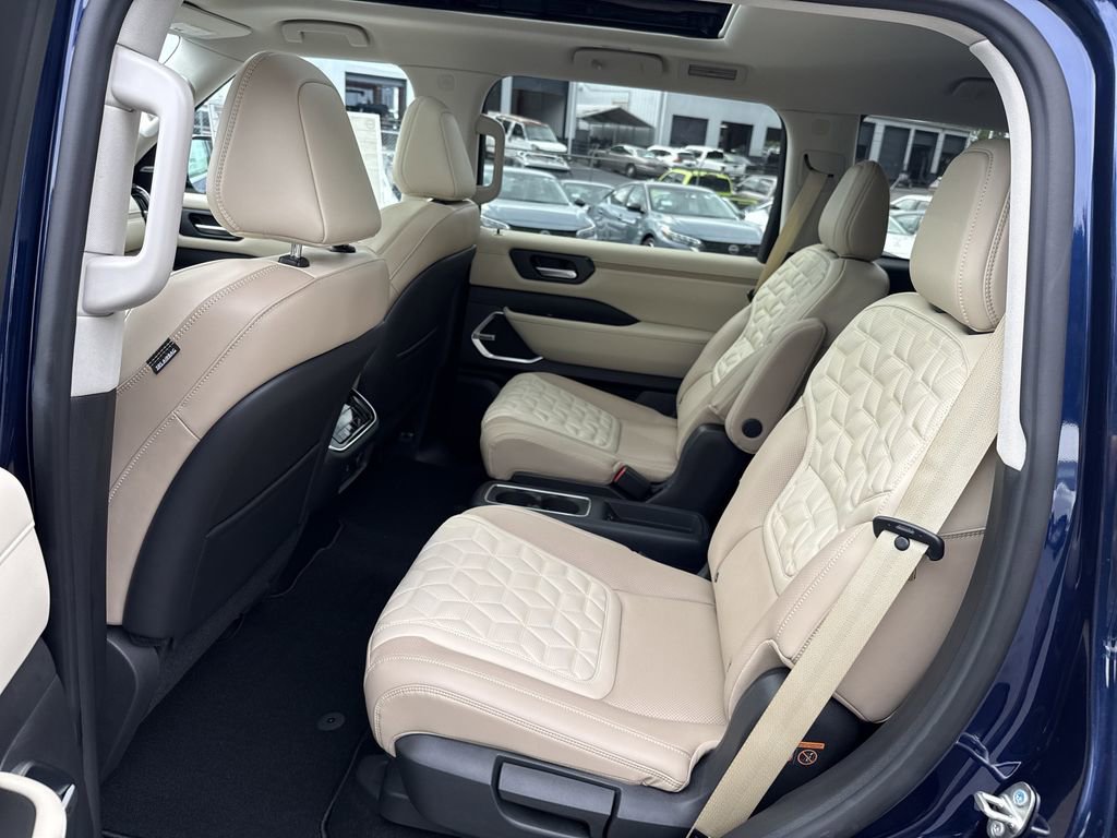 New 2026 Nissan Armada Platinum Reserve image 16