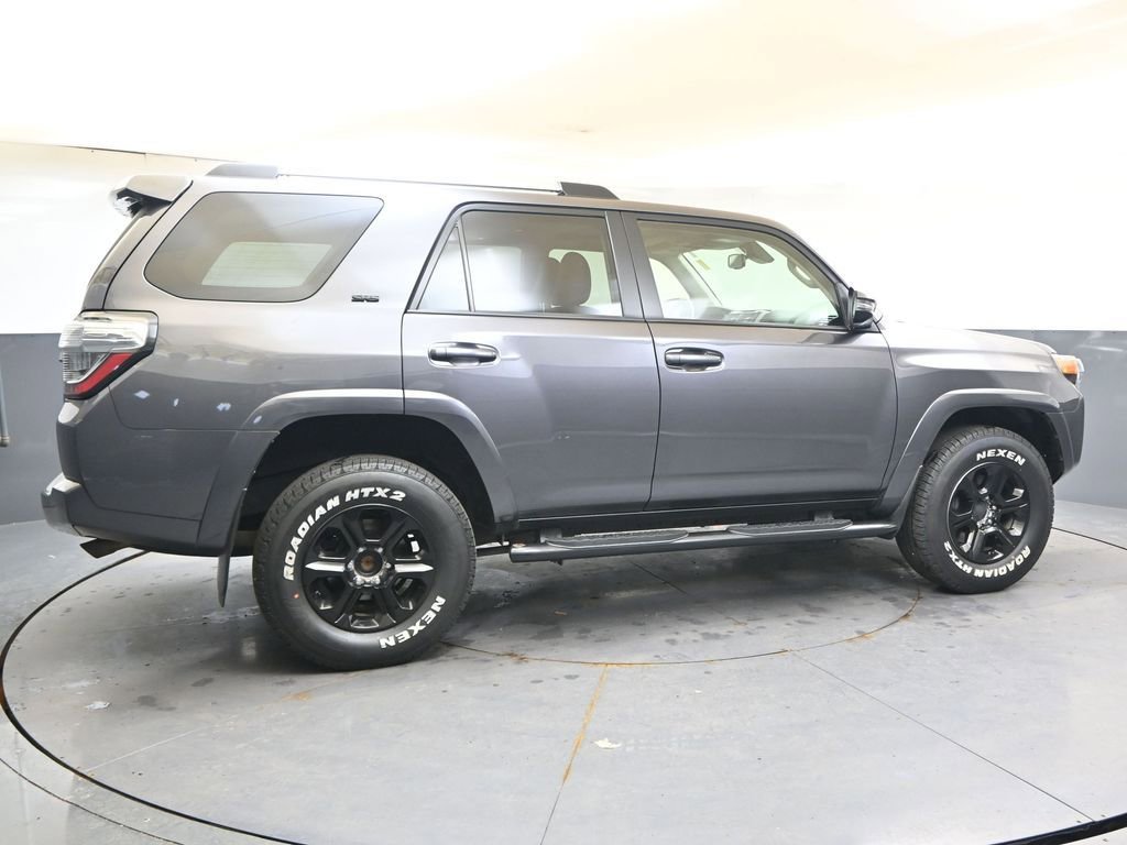Used 2021 Toyota 4Runner SR5 Premium w/ Moonroof Package AWD/4WD image 6