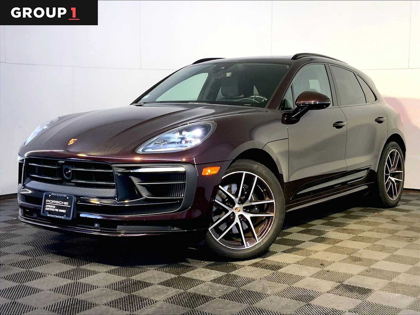 Used 2023 Porsche Macan S AWD/4WD image 1