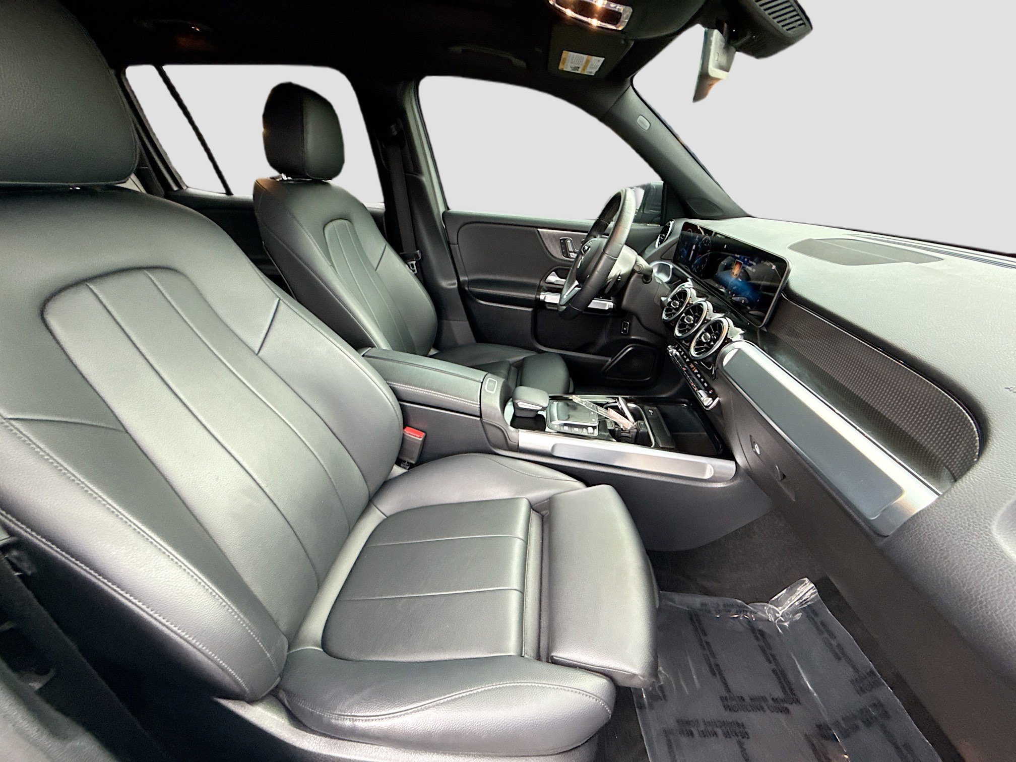 Used 2021 Mercedes-Benz GLB 250 4MATIC w/ Premium Package image 29