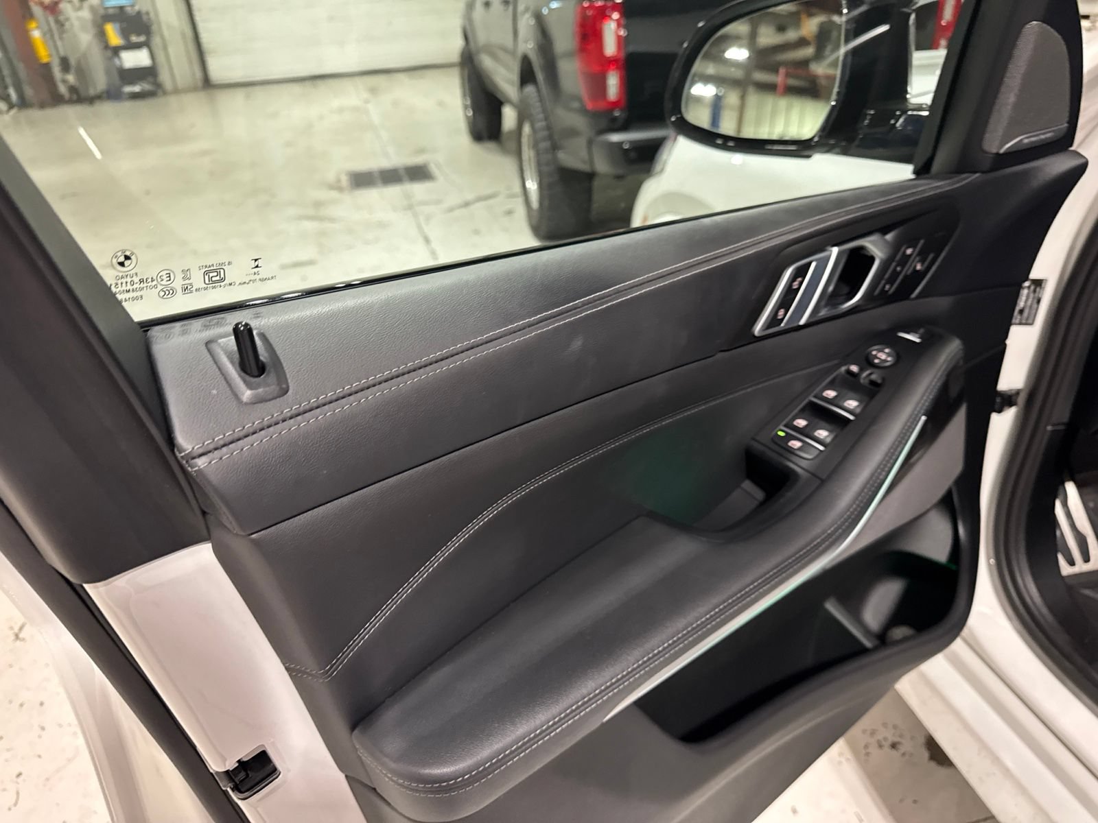 Used 2025 BMW X5 M Competition AWD/4WD image 25
