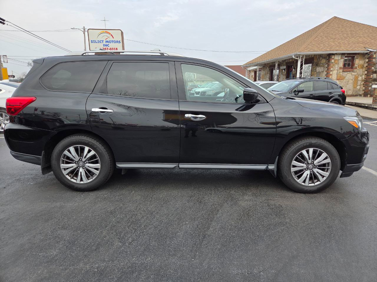 Used 2019 Nissan Pathfinder S image 6