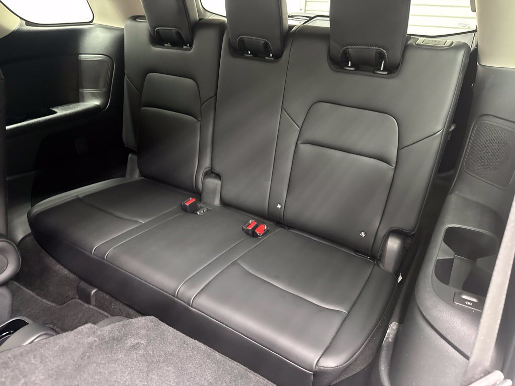 Used 2025 Nissan Pathfinder Platinum FWD image 23