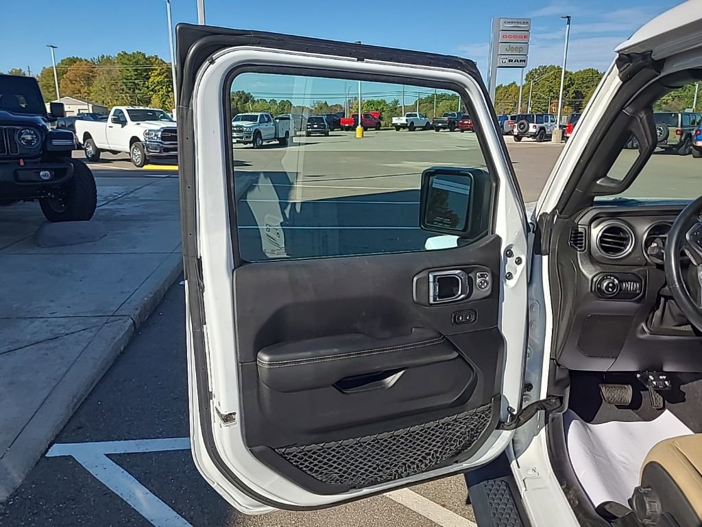 Used 2021 Jeep Gladiator Overland w/ LED Lighting Group image 9