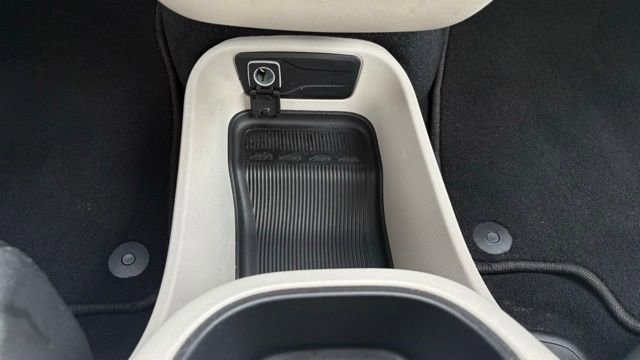 Used 2023 Chrysler Pacifica Touring-L FWD image 29
