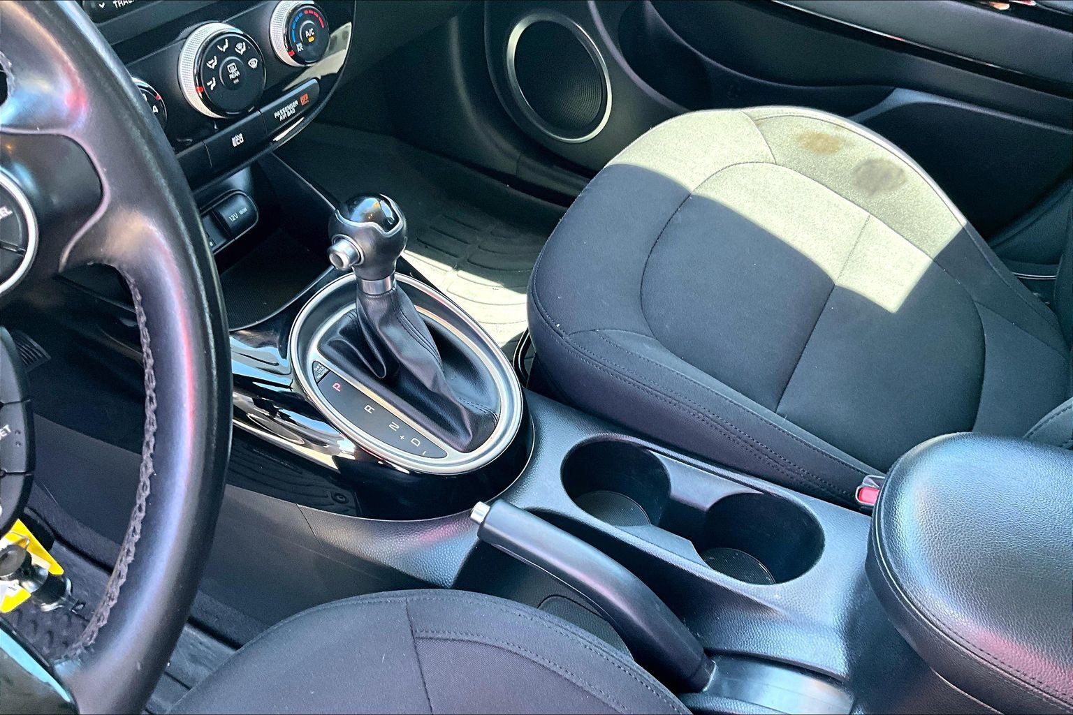 Used 2015 Kia Soul ! FWD image 10