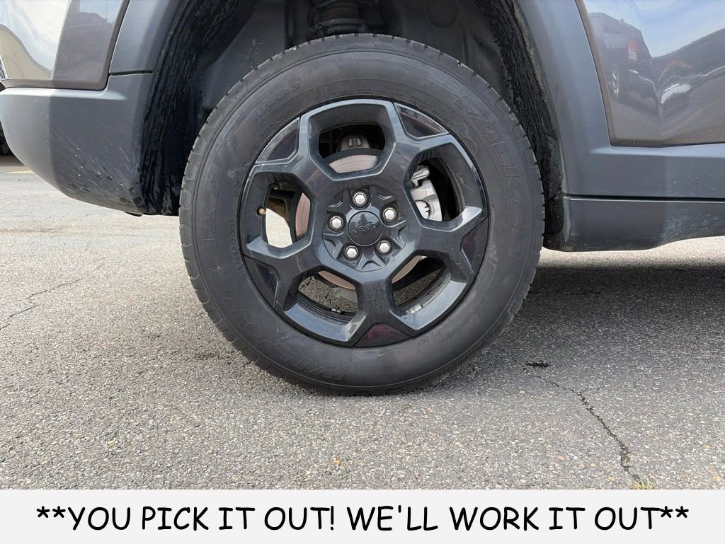 Used 2024 Jeep Compass Trailhawk AWD/4WD image 7