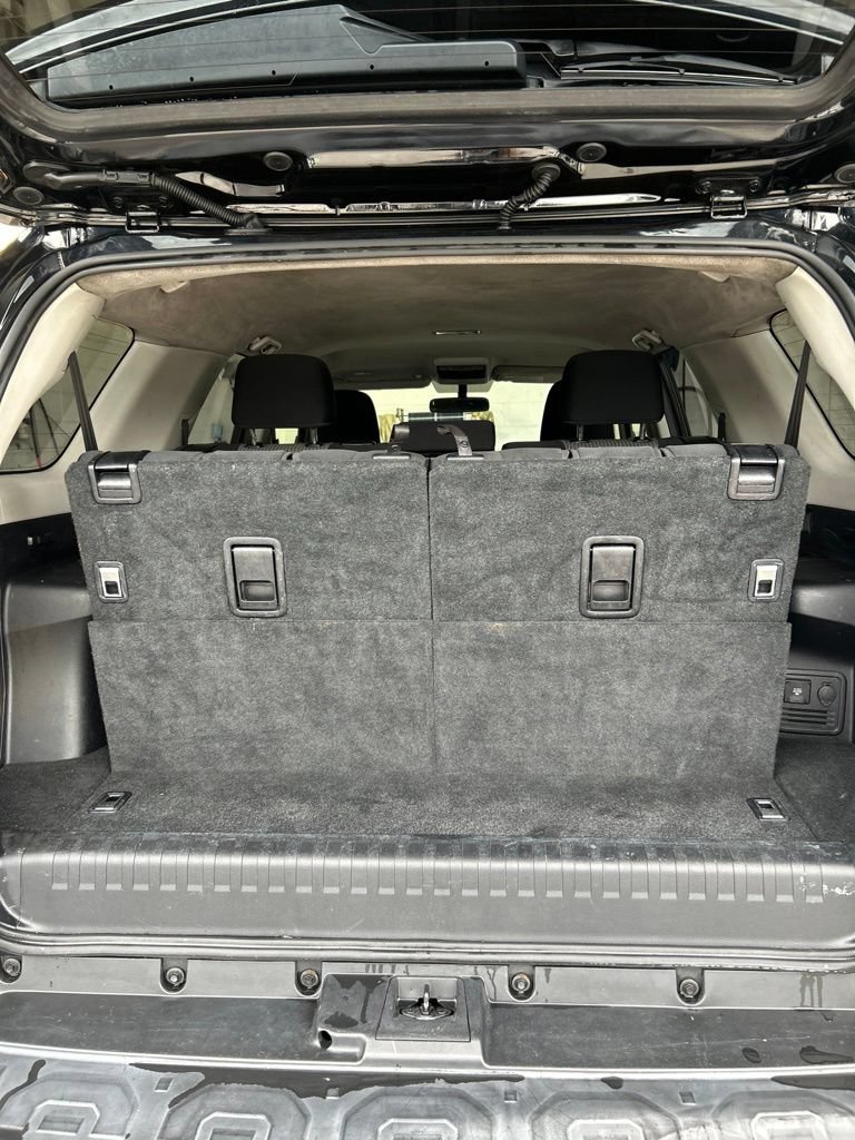 Used 2015 Toyota 4Runner SR5 AWD/4WD image 8