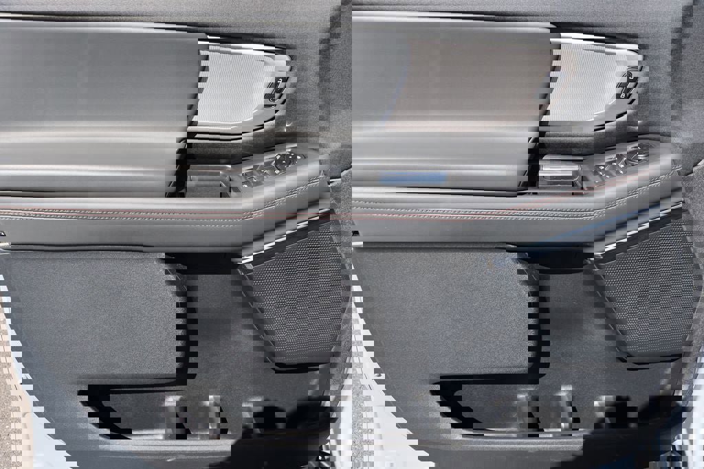 Used 2025 Ford Expedition Active image 14