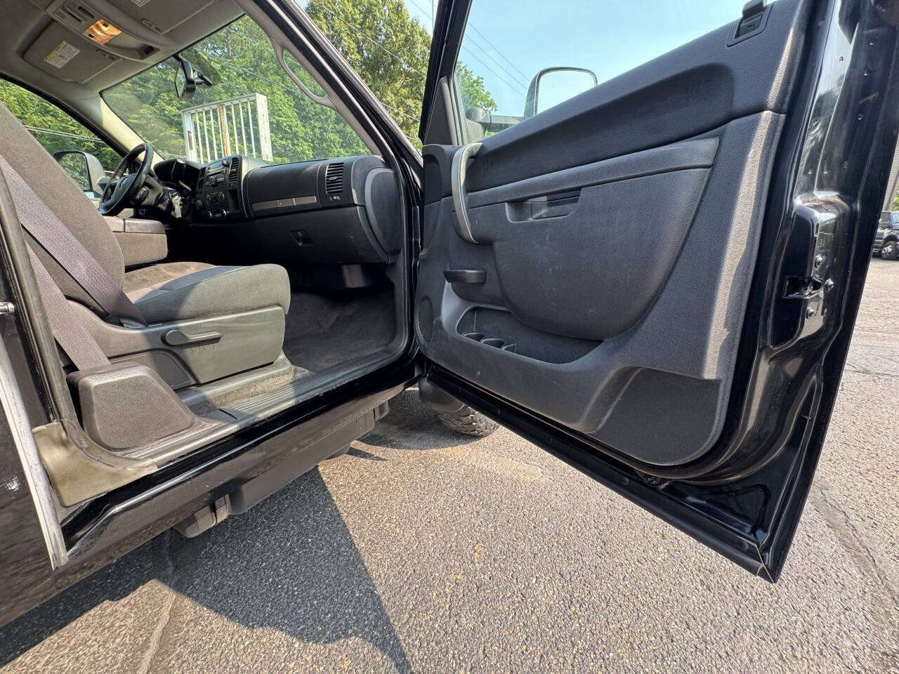 Used 2011 GMC Sierra 3500 SLE w/ SLE Preferred Package AWD/4WD image 24
