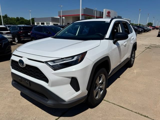 Used 2023 Toyota RAV4 LE AWD/4WD image 3