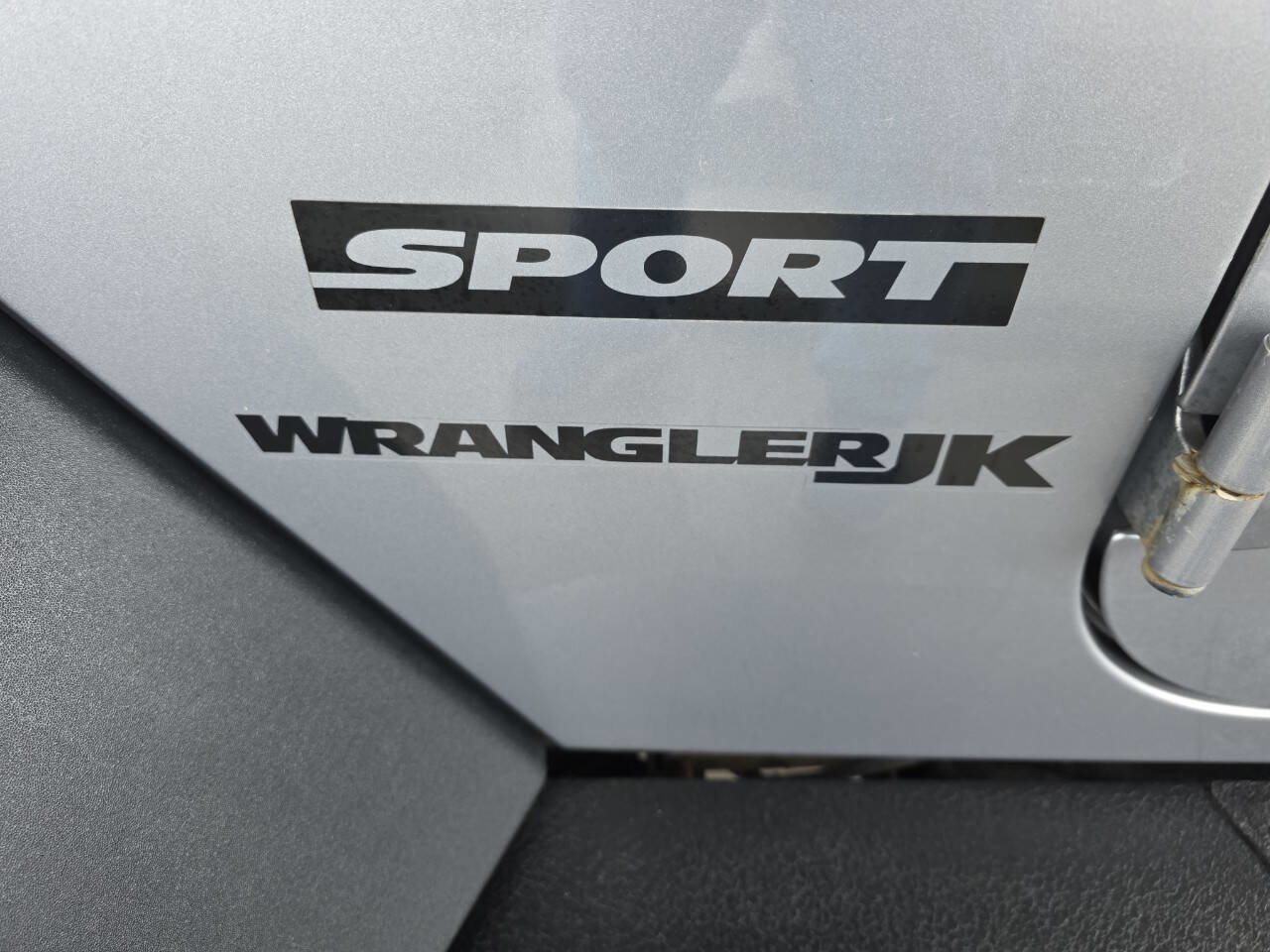 Used 2018 Jeep Wrangler Sport image 32