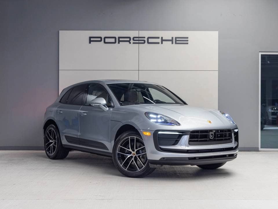 Certified 2026 Porsche Macan image 9