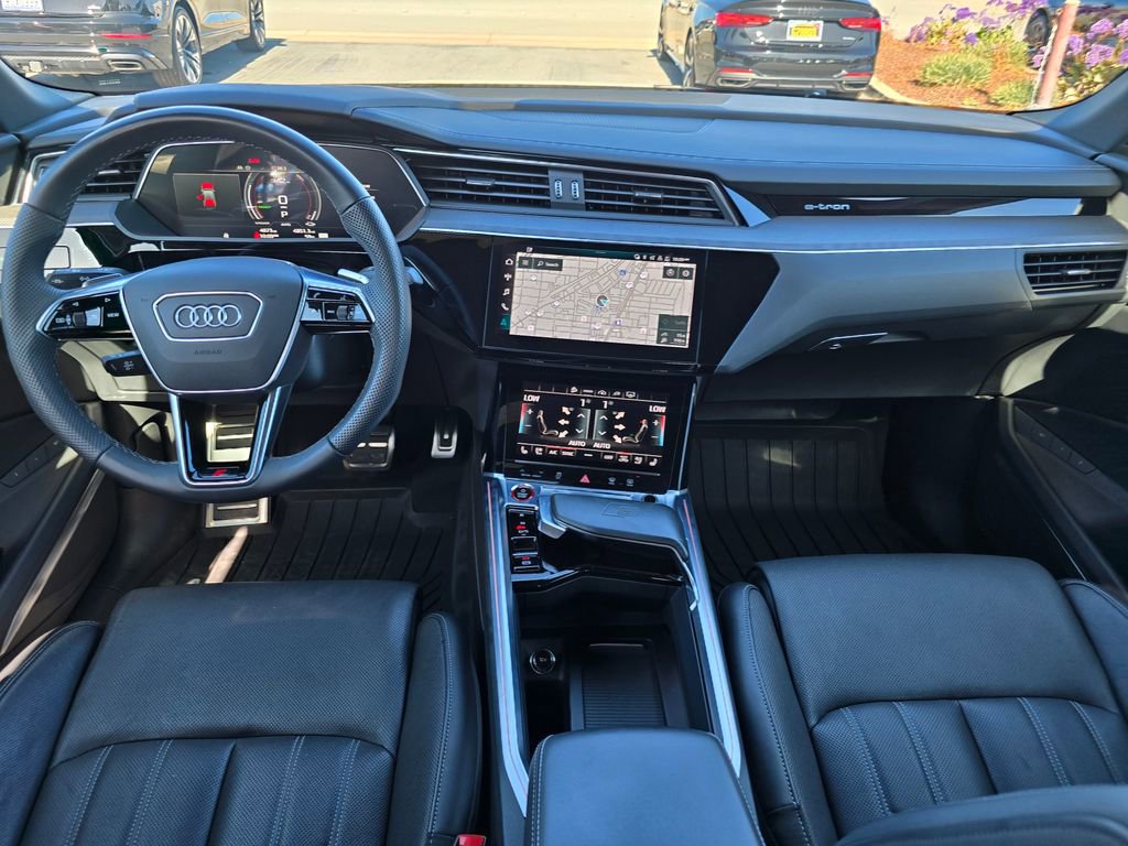 Used 2024 Audi SQ8 e-tron Premium Plus w/ Black Optic Package image 10