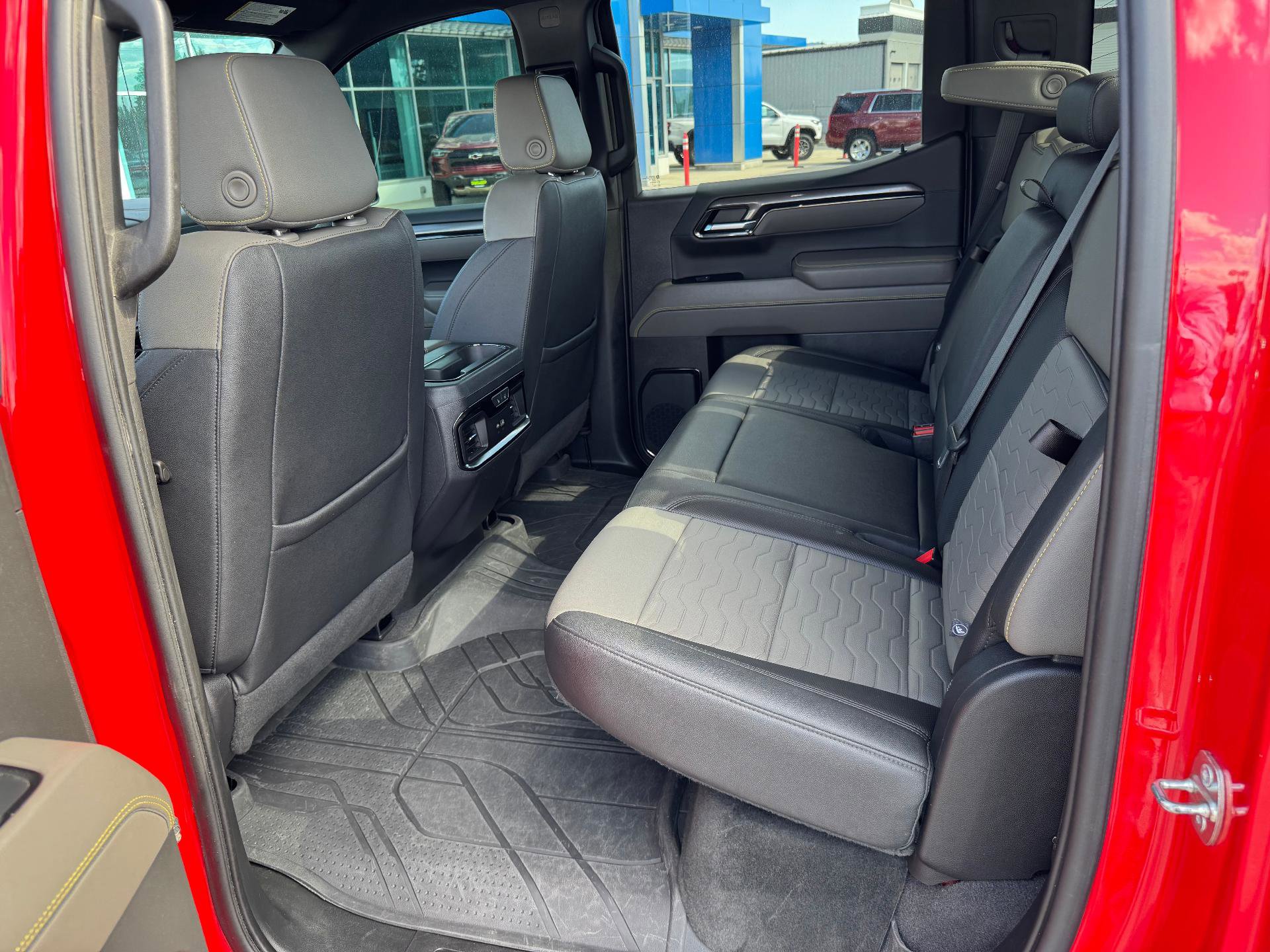 Used 2023 Chevrolet Silverado 1500 ZR2 image 14