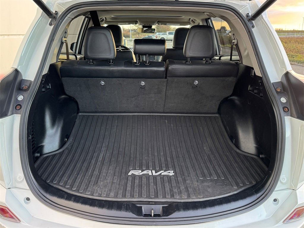 Used 2016 Toyota RAV4 Limited image 20