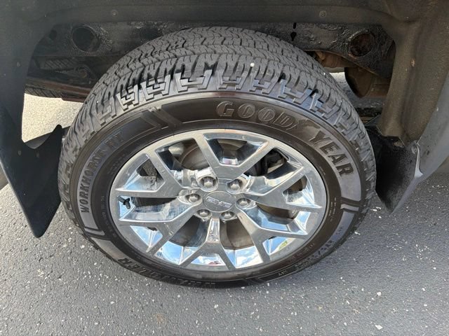 Used 2015 GMC Sierra 1500 SLT w/ SLT Preferred Package AWD/4WD image 8