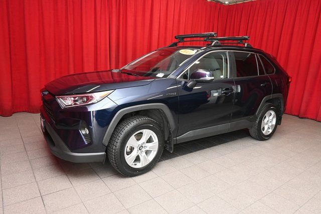 Used 2021 Toyota RAV4 XLE image 1