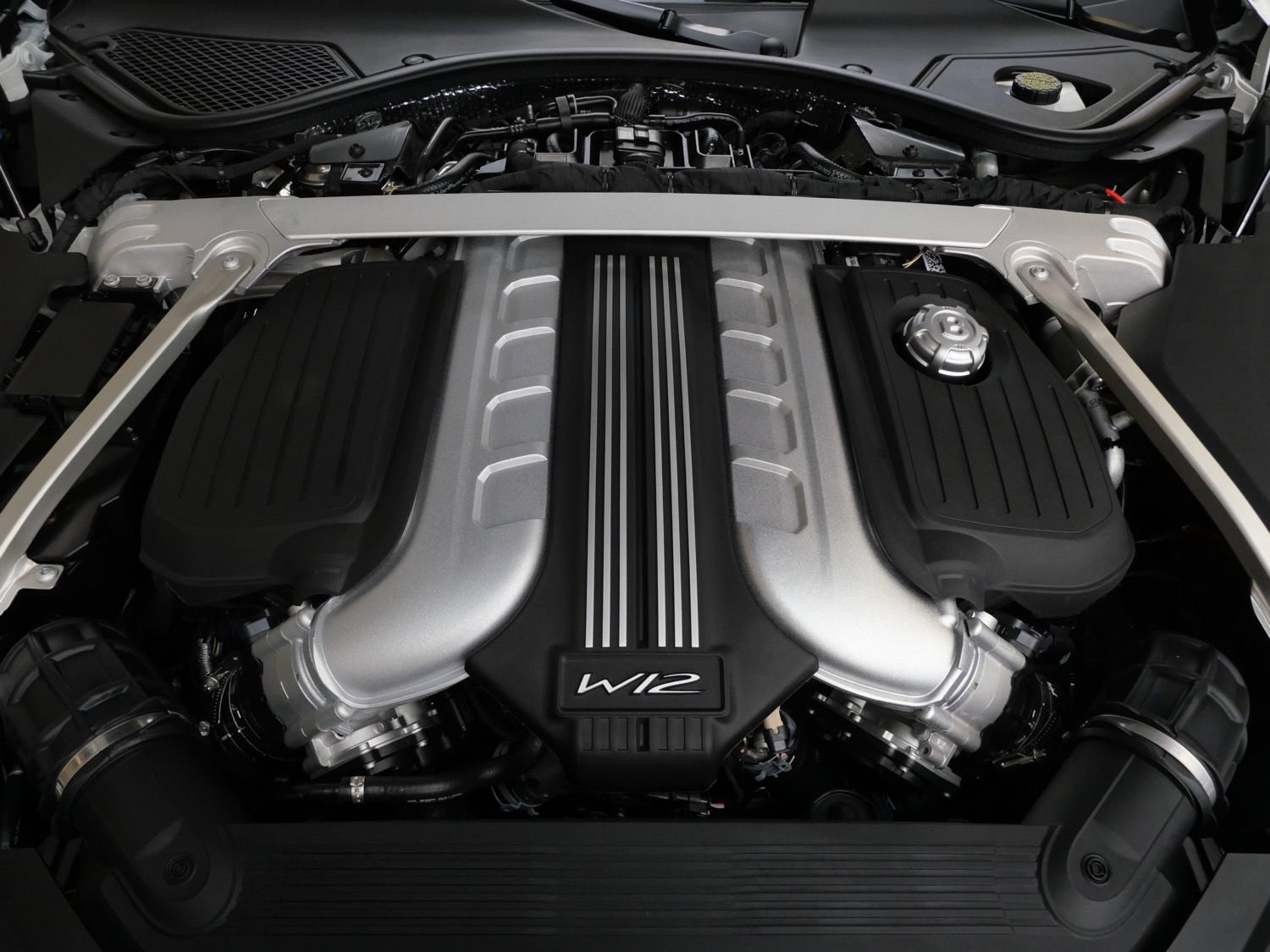 Used 2024 Bentley Flying Spur W12 AWD/4WD image 13