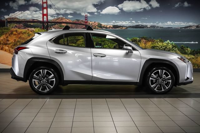 Certified 2025 Lexus UX 300h FWD w/ Accessory Package (Z2) image 5