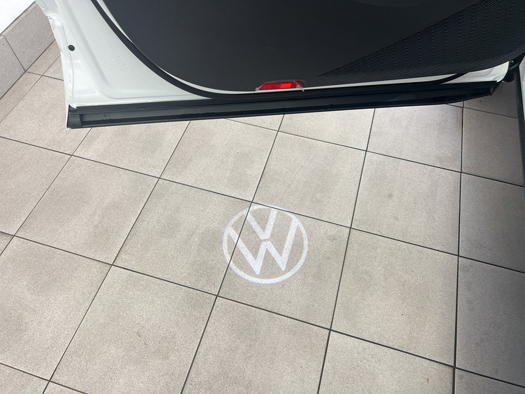 New 2026 Volkswagen Atlas Cross Sport SEL Premium R-Line image 10