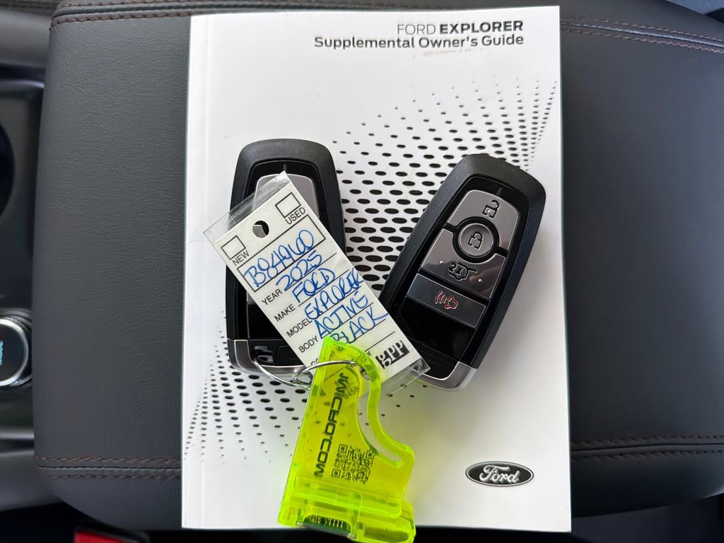 Used 2025 Ford Explorer Active image 42
