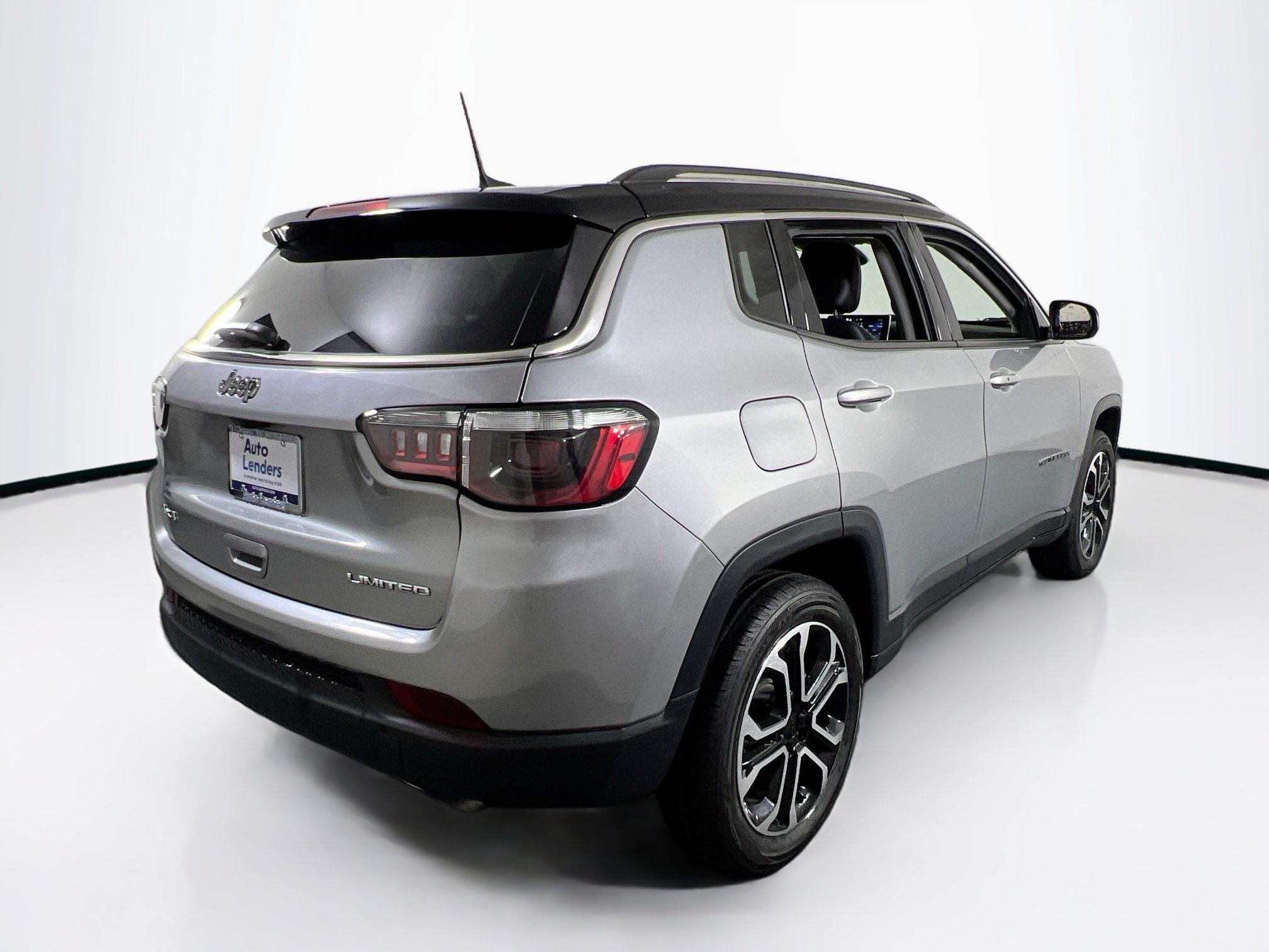 Used 2022 Jeep Compass Limited AWD/4WD image 5