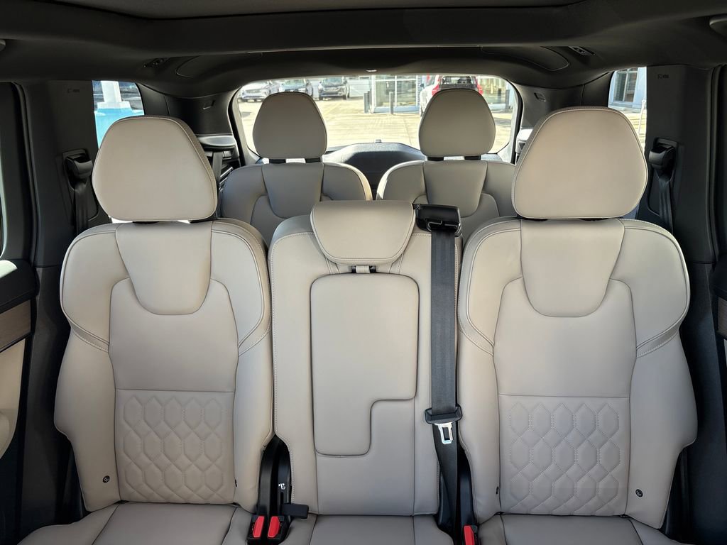 New 2026 Volvo XC90 B6 Plus w/ Protection Package Premier image 10