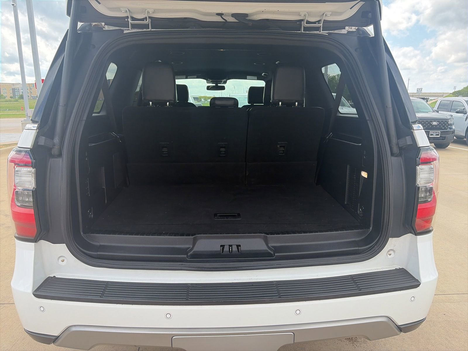 Used 2020 Ford Expedition Max Limited image 24