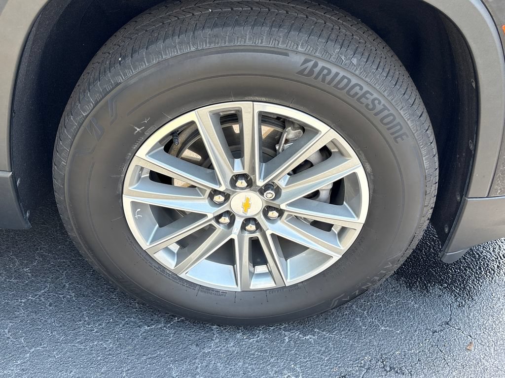 Used 2022 Chevrolet Traverse LT FWD image 38