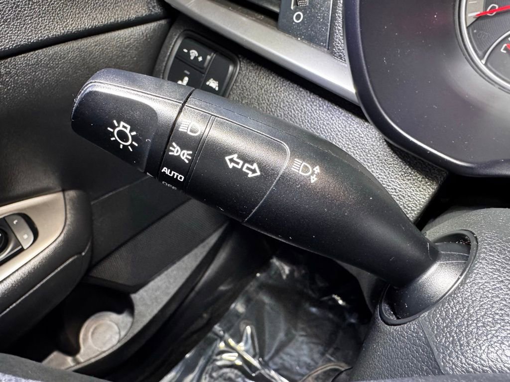 Used 2020 Kia Optima LX image 26