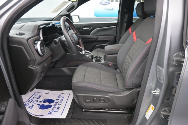 Used 2024 Chevrolet Colorado Z71 w/ Z71 Convenience Package 2 AWD/4WD image 11