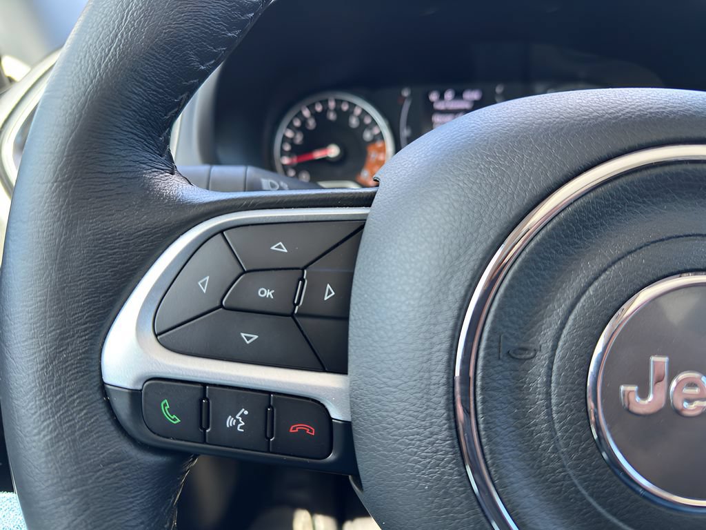 Used 2023 Jeep Renegade Latitude w/ Sun/Sound Group AWD/4WD image 20